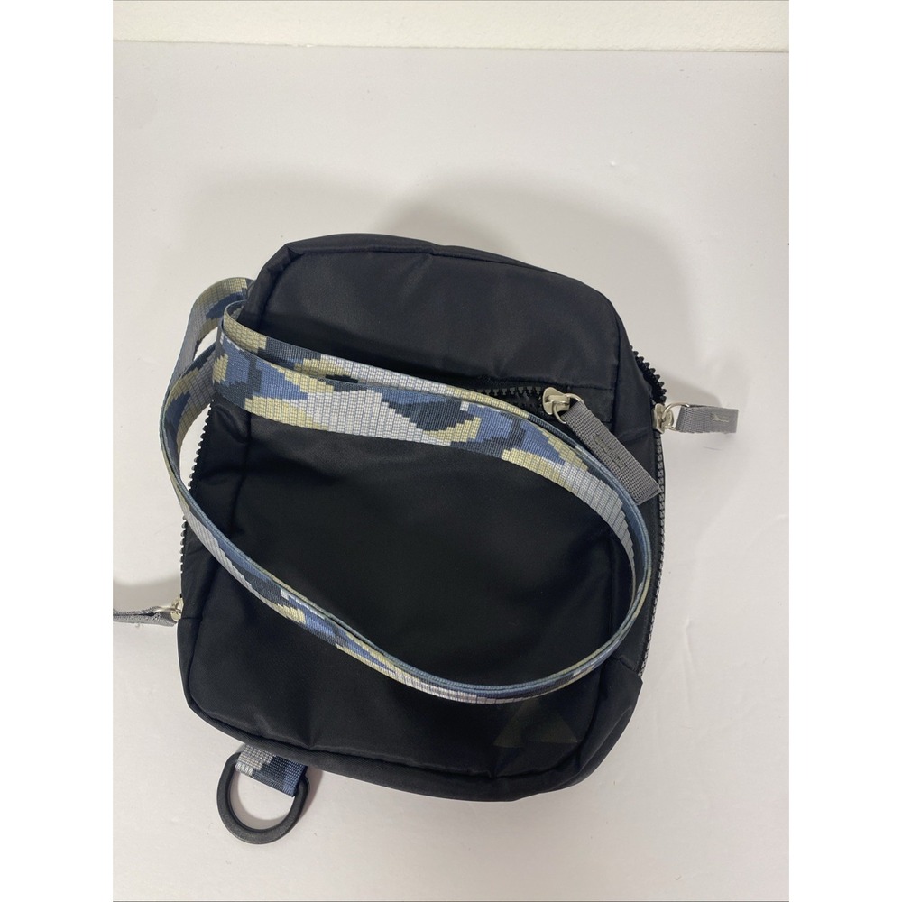 Ozark Trail Santa Ana Crossbody Purse Zip Around EUC